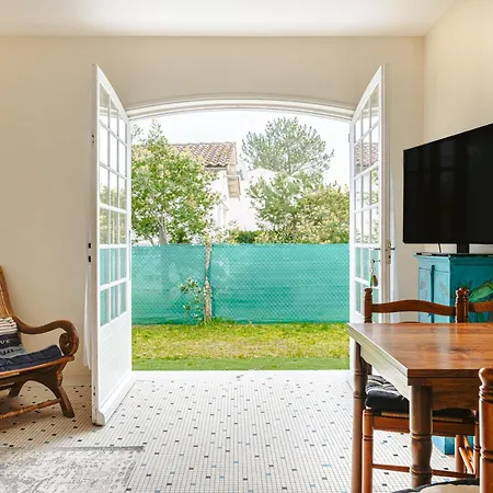 Longère Proche Et Forêt Bed & Breakfast 2*