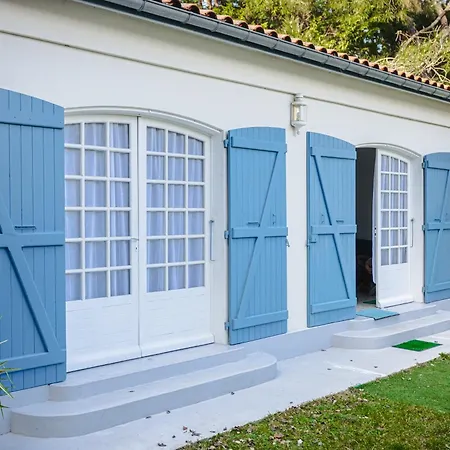 Longere Proche Et Foret Bed & Breakfast